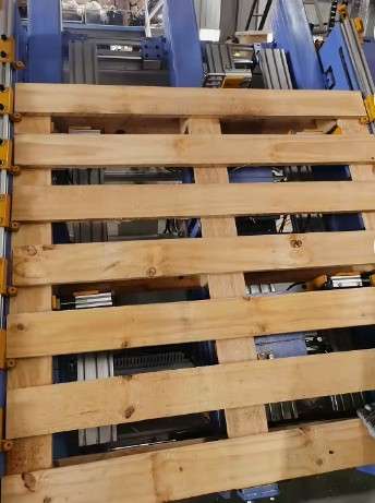AWPN-1300 – Интелигентна полуавтоматска линија за производство и склопување дрвени палети со пневматски пиштоли за клинци - Image 3